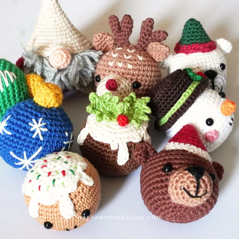 Crochet Patterns Christmas Baubles