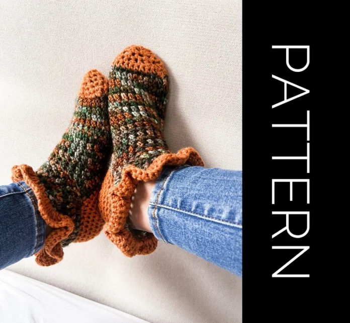 Crochet Ruffle Socks Pattern for Winter